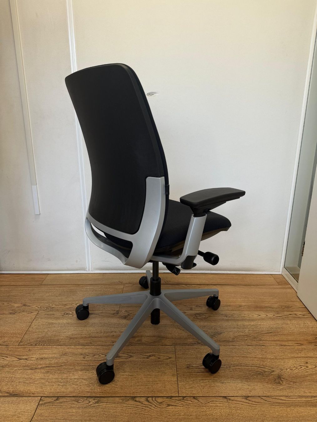 Steelcase Stühle: Steelcase Amia Grey/Black – Gebraucht aus Purmerend von Offeco 5