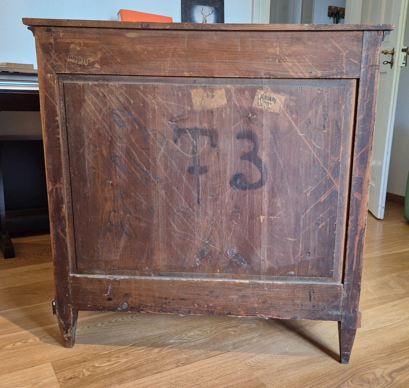 Commodes: Antike Kommode mit drei Schubladen und Fächern – D'occasion à Bern par LuMi36 6