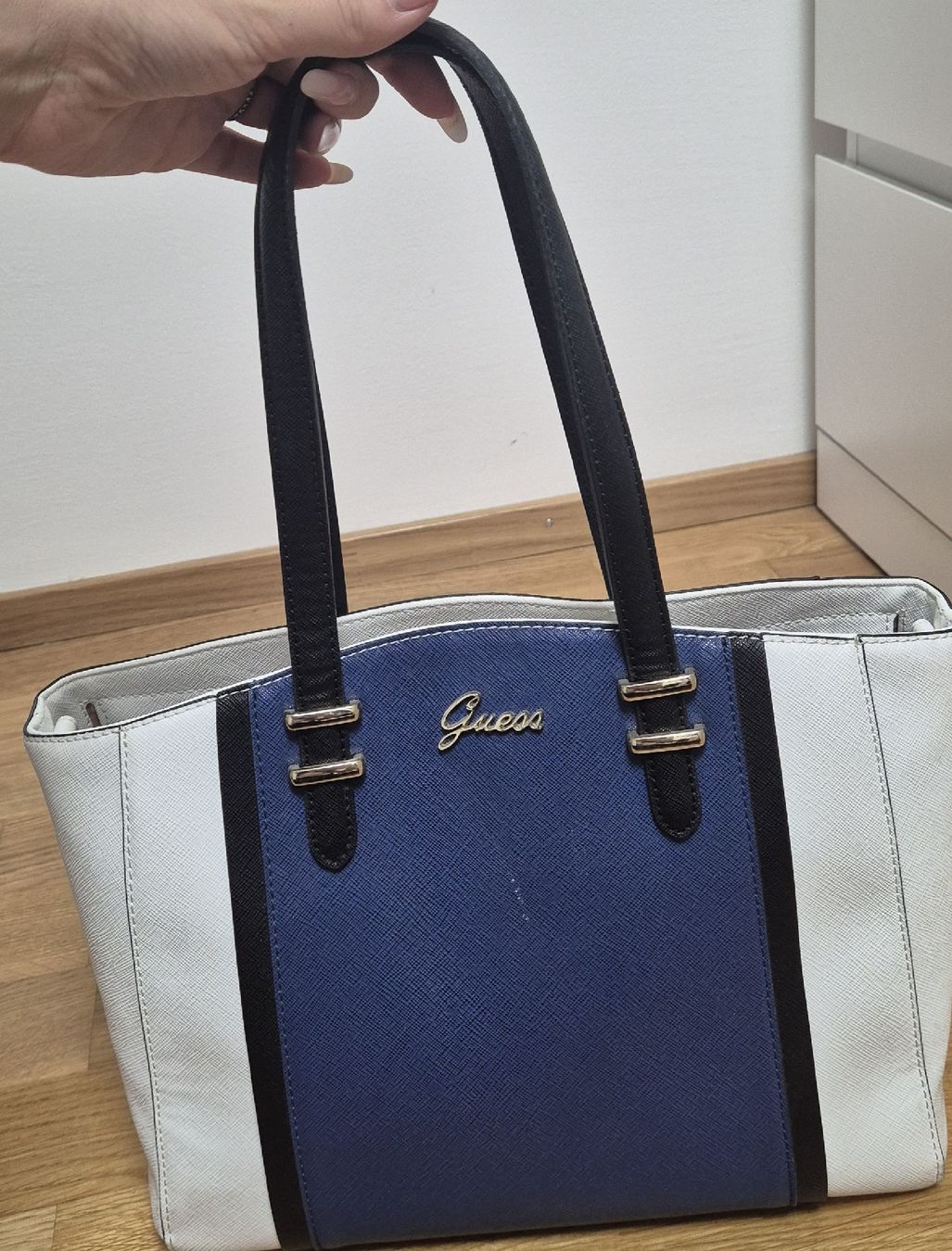 Guess Borse da donna: Guess Handtasche in Blau/Weiss – Usato da Schaan venduto da lulu_xx 4