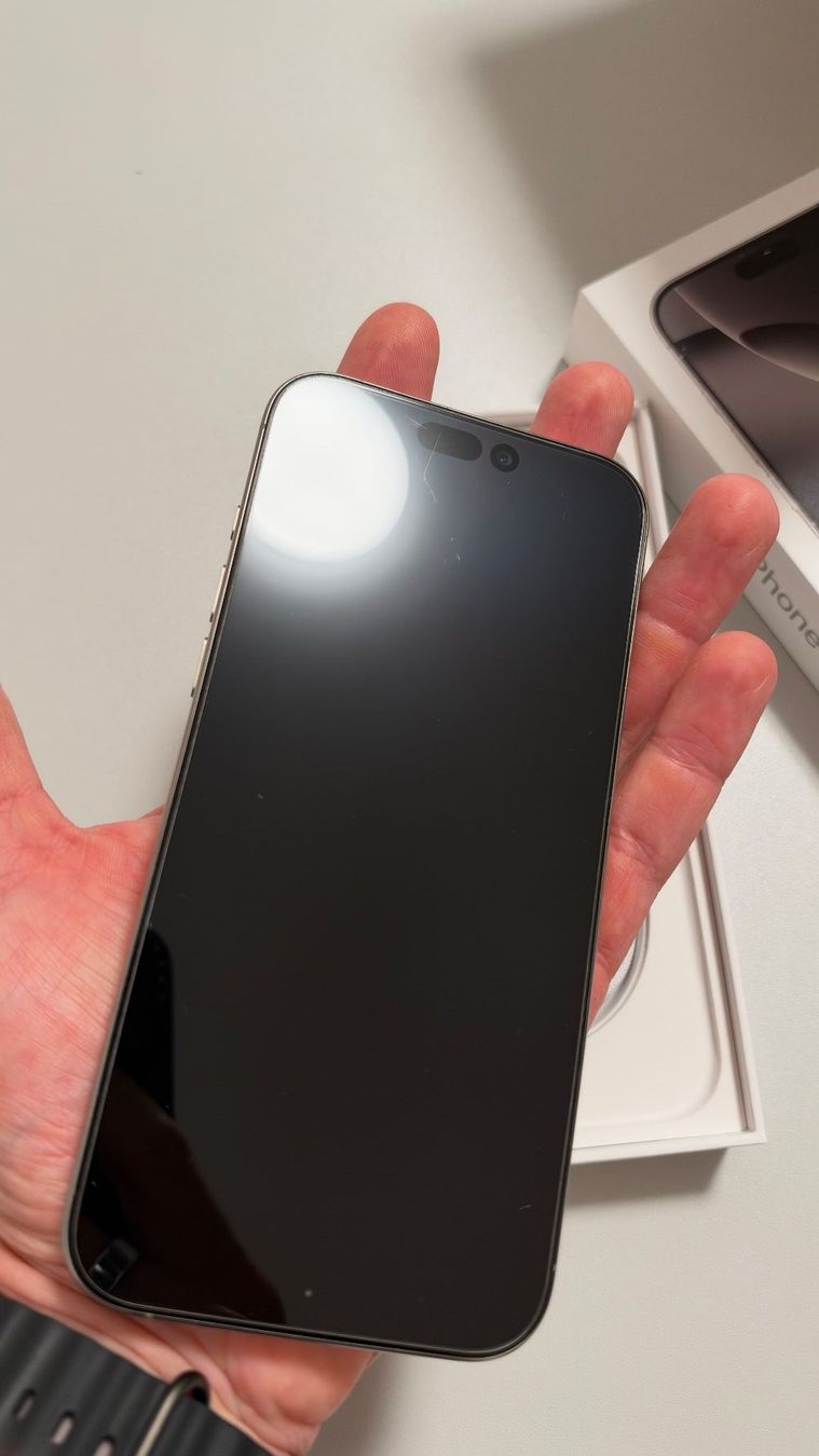 Apple Telefoni cellulari / Smartphones: Apple iPhone 16 Pro Max Natural Titanium 512GB – Usato da Brunnen venduto da Moona22 2