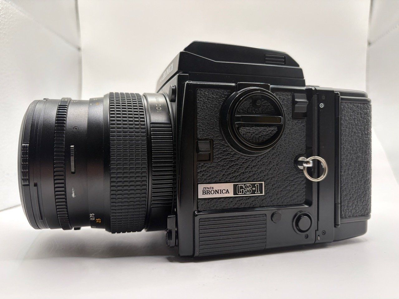 Bronica Fotocamera: Bronica GS-1 6x7 PG 100 + viseur – Usato da Biel/Bienne venduto da kiouk 5