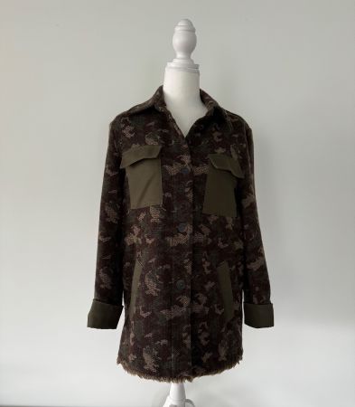 Coole Übergangsjacke im Camouflage-Look NEUwertig