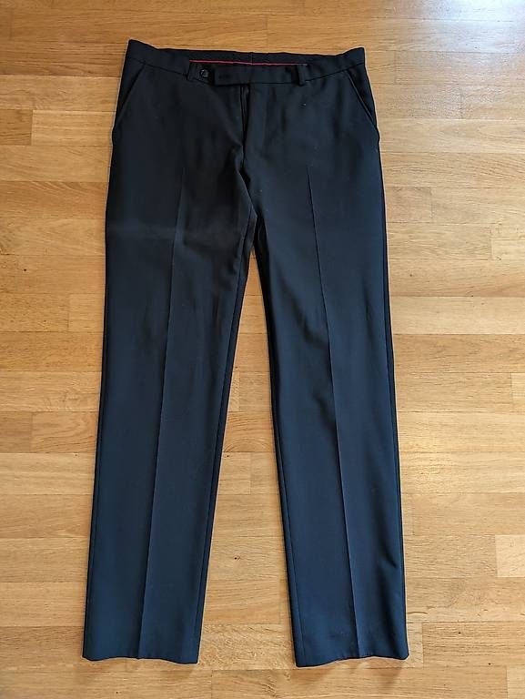 Completi: Schwarzer Anzug Sakko&Hose - CH44 / DE50 – Usato da Ennetbaden venduto da pau_8kxv 3