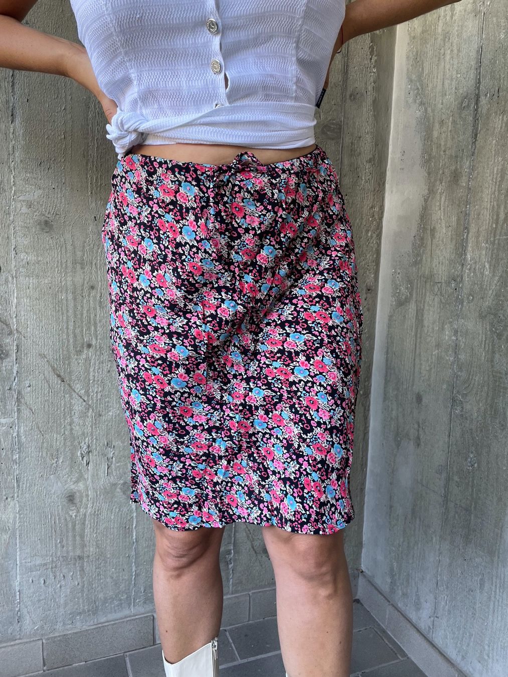 Gonne: Jupe à fleurs – Usato da Martigny venduto da Lea_lucci 2