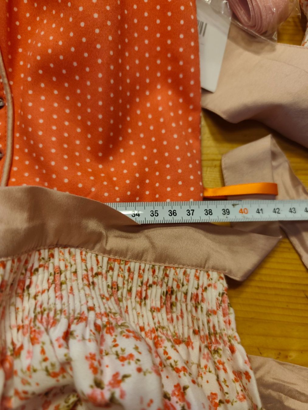Kostüme: Dirndl Fabrikneu 40 mit Bluse Tracht – Neu und originalverpackt aus Meinisberg von Destiny1972 4