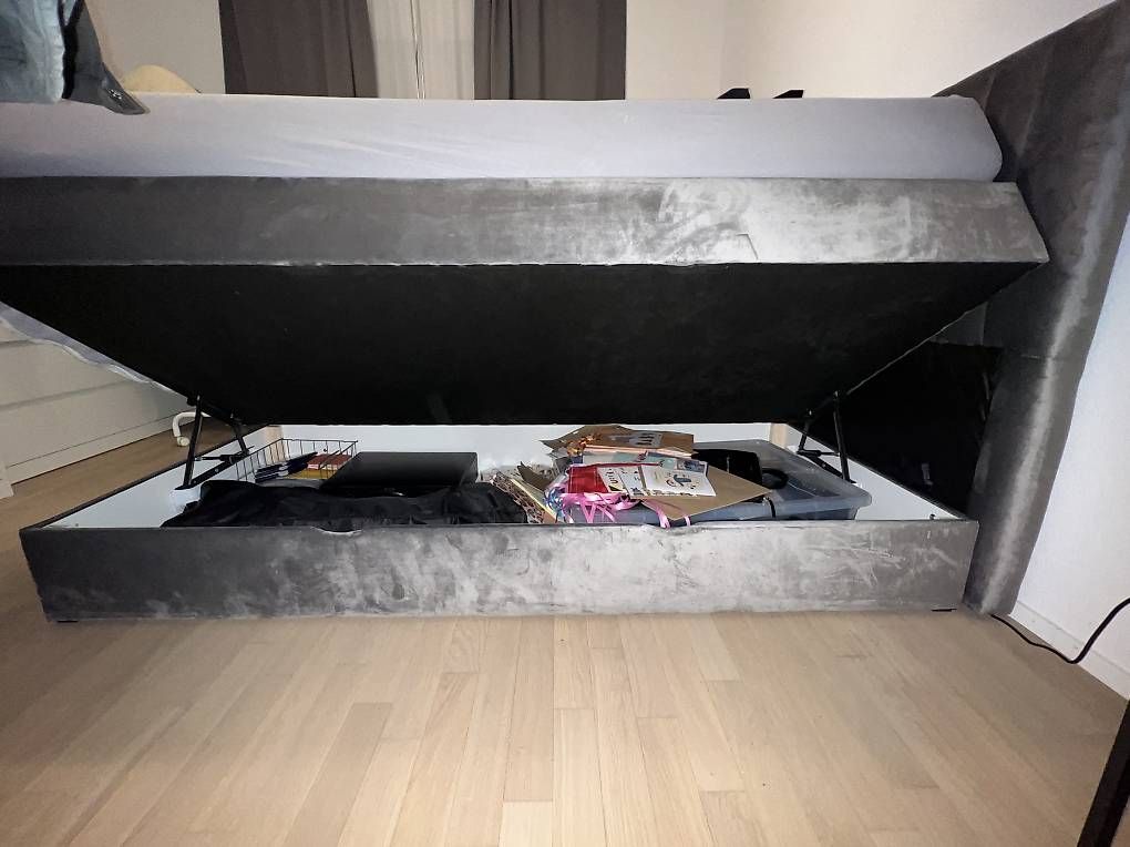 Letti: Boxspringbett 180 × 200 Grau – Usato da Wädenswil venduto da Volvic13 2