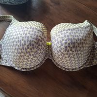 Schöner BH Gr. 85E gemustert mit Schleife vorne