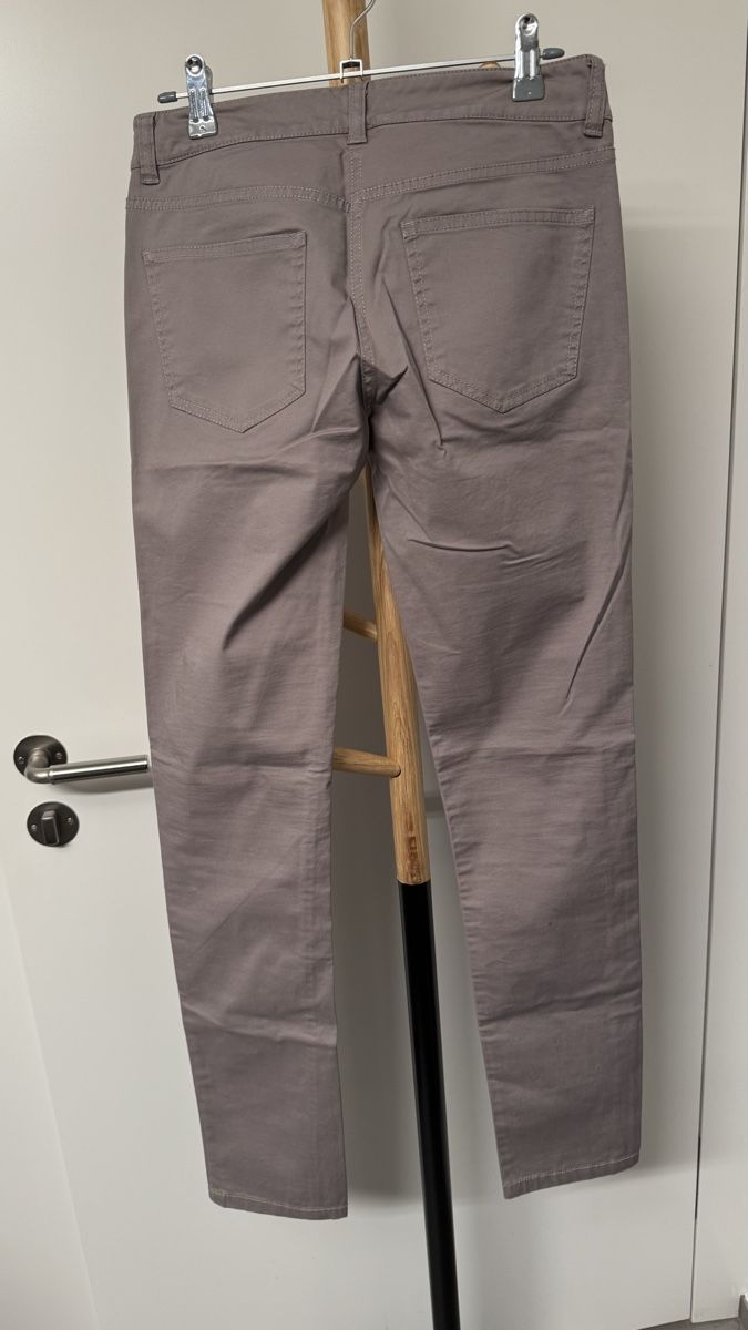 Pantaloni: Stefanel Chinos, Hose IT 40 / CH 36 – Nuovo (secondo la descrizione) da Zürich venduto da _luise_ 1