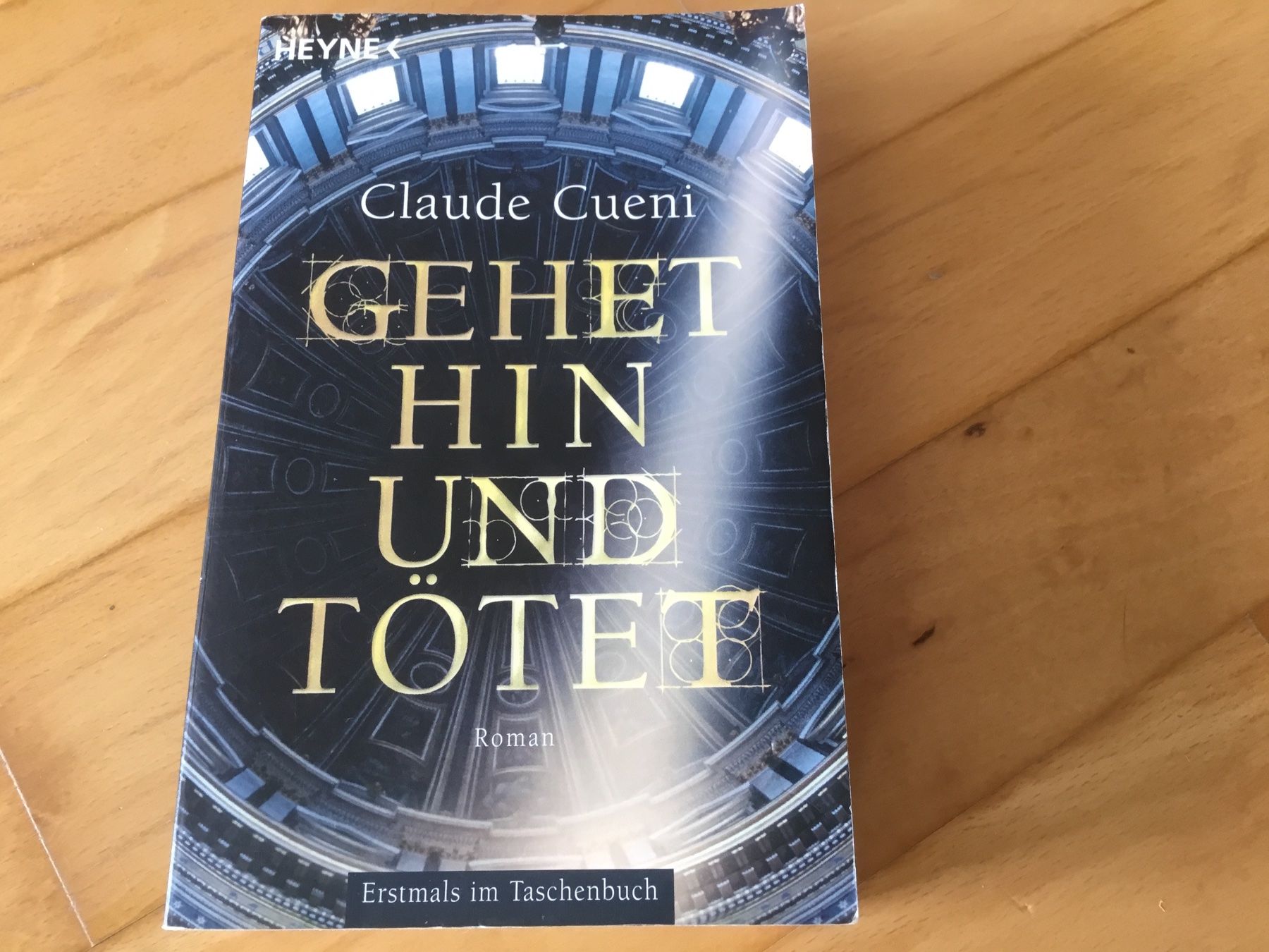 Libri: Claude Cueni.  "Gehet hin und tötet" – Usato da Kerzers venduto da Georges3210