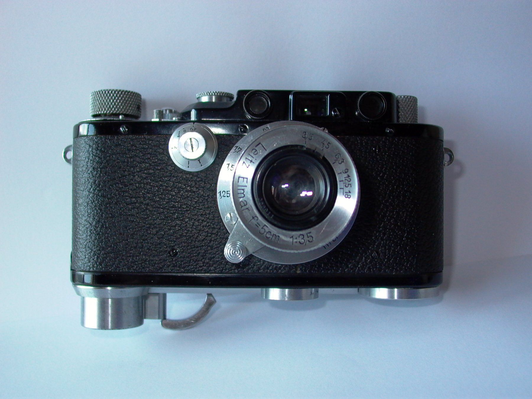 Leica Fotocamera: LEICA III nera con SCNOO nero – Usato da Calpiogna venduto da maloernox