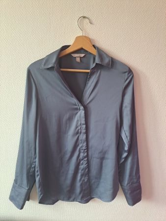 Blaue Seidenbluse