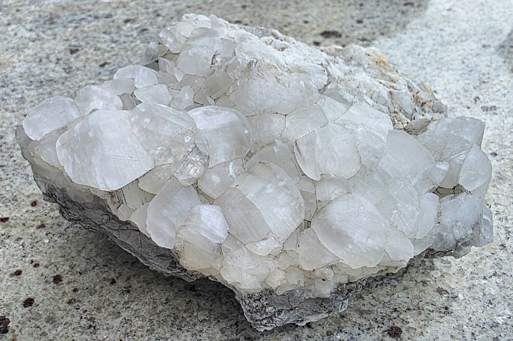 Minerali & Pietre curative: Periklin mit Apatit / Adular / Calzit  – Usato da Glis venduto da nbu_65ys 3