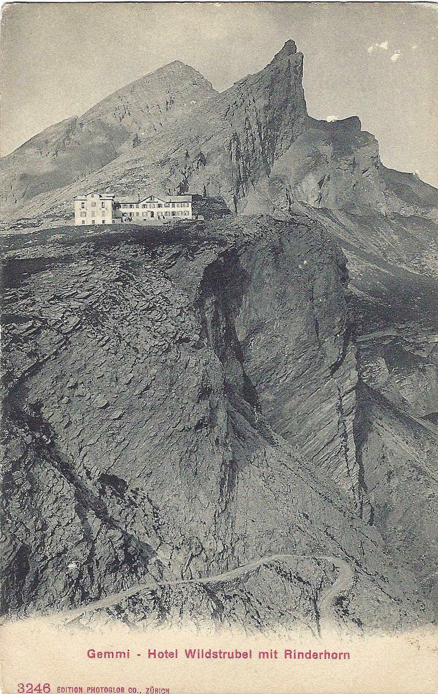 Cartoline postali: Gemmi, Hotel Wildstrubel mit Rinderhorn, alt – Usato da Buchs AG venduto da Baerfisch