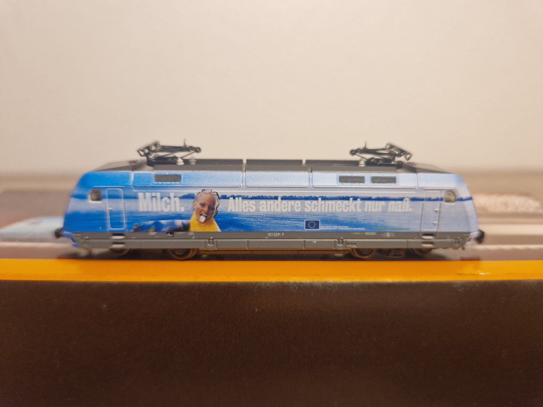 Märklin Modellini di ferrovie: Märklin Z 88685 E-Lok Milch BR 101 DB – Usato da St-Aubin-Sauges venduto da Lo_Go 1