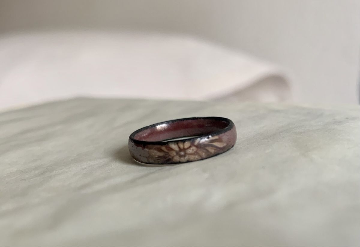 Ringe: Emaillierter handgemalter Vintage-Ring mit Blumen – Gebraucht aus Zürich von p_q7q_nichtraucher