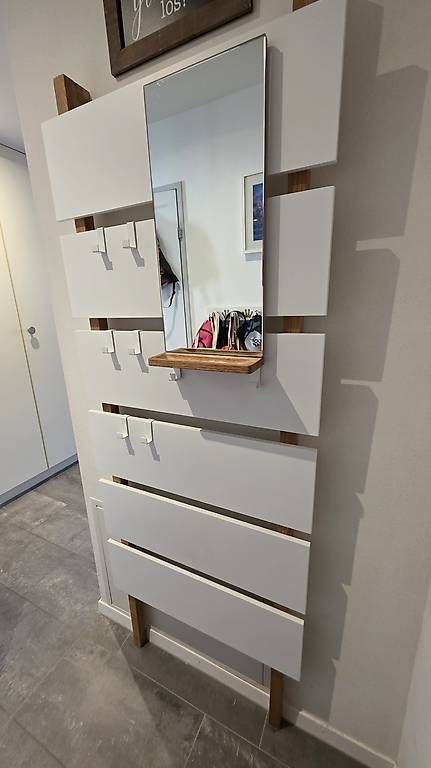Guardaroba: Garderobe mit Spiegel & Haken - oder als Dekowand im Laden – Usato da Niederweningen venduto da sunny_luna056 1