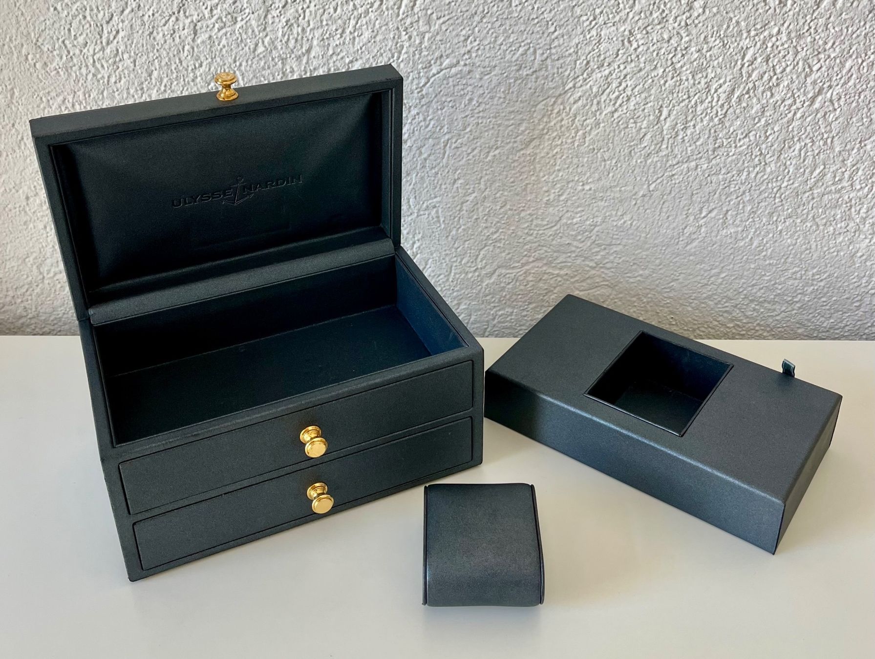 Ulysse Nardin Boîtes de montres: Boîte / écrin Ulysse Nardin – Neuf (Voir description) à Genève par Lalili 2