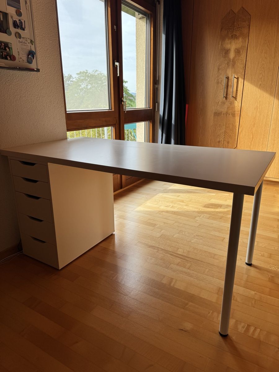 Scrivanie: Schreibtisch weiss – Usato da Düdingen venduto da Mirja2002 2