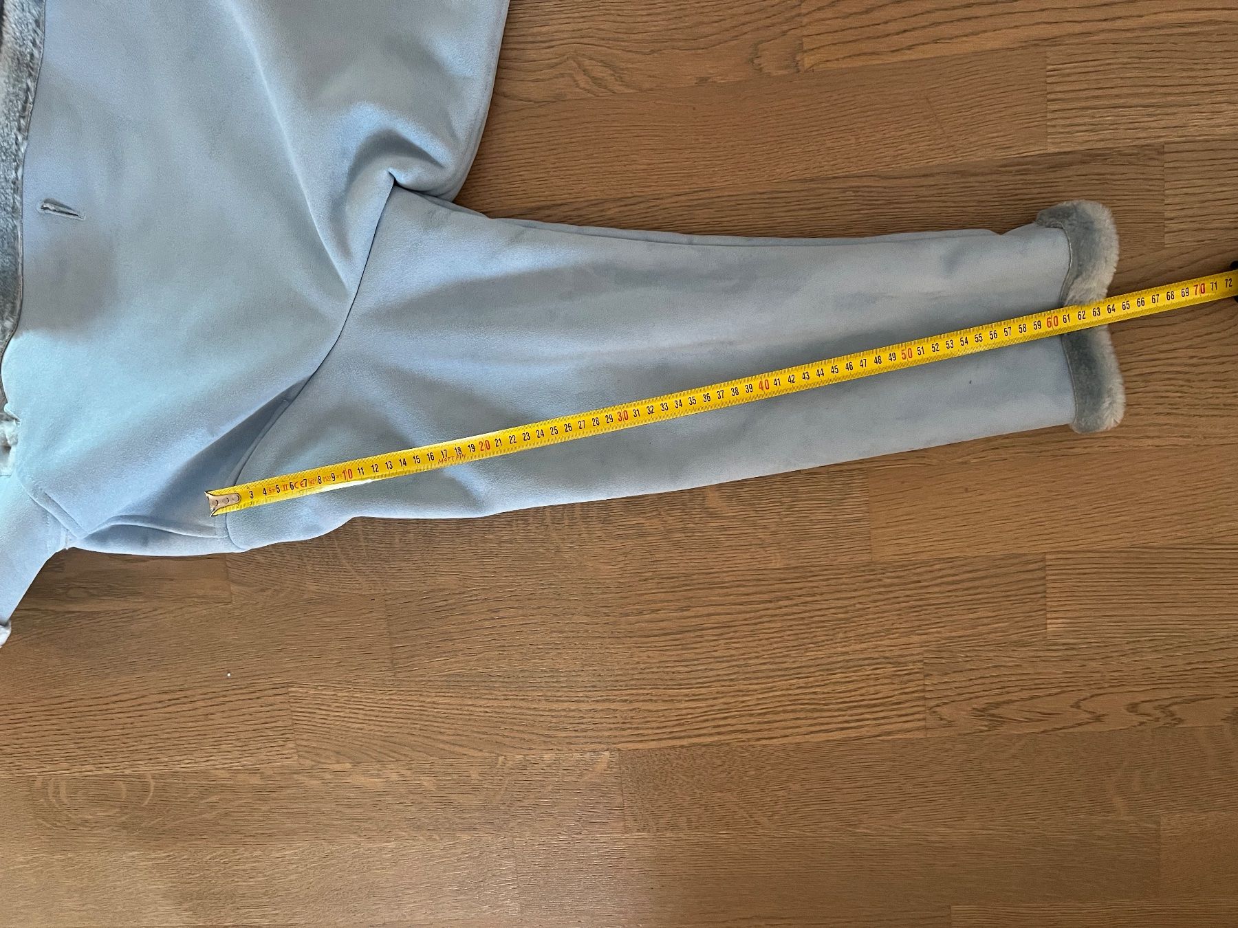 Jacken: Winter Jacke, hellblau mit Fellimitat, Top Zustand – Gebraucht aus Zürich von Closetbesties 7
