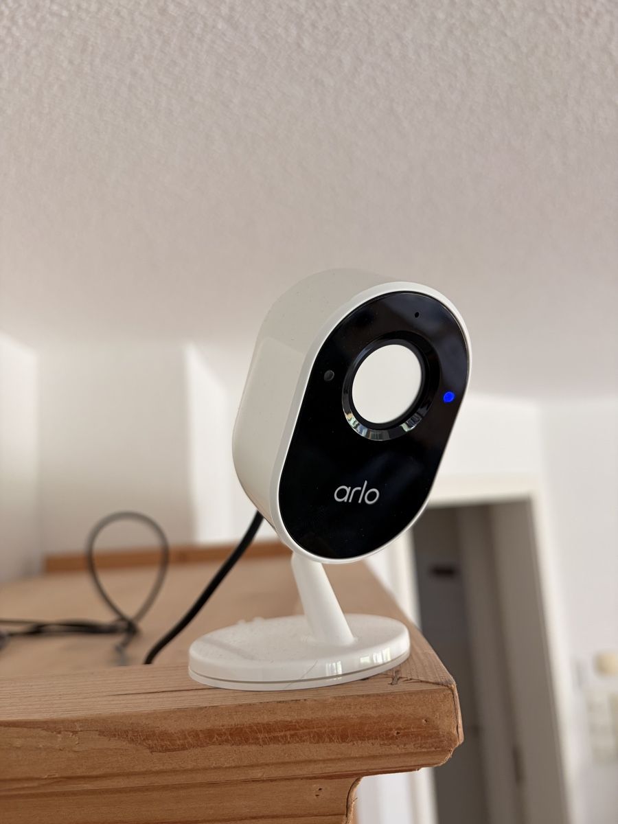 Arlo Videocamere: Arlo Essential indoor Kamera, weiss – Usato da Flums venduto da Sascha121 4