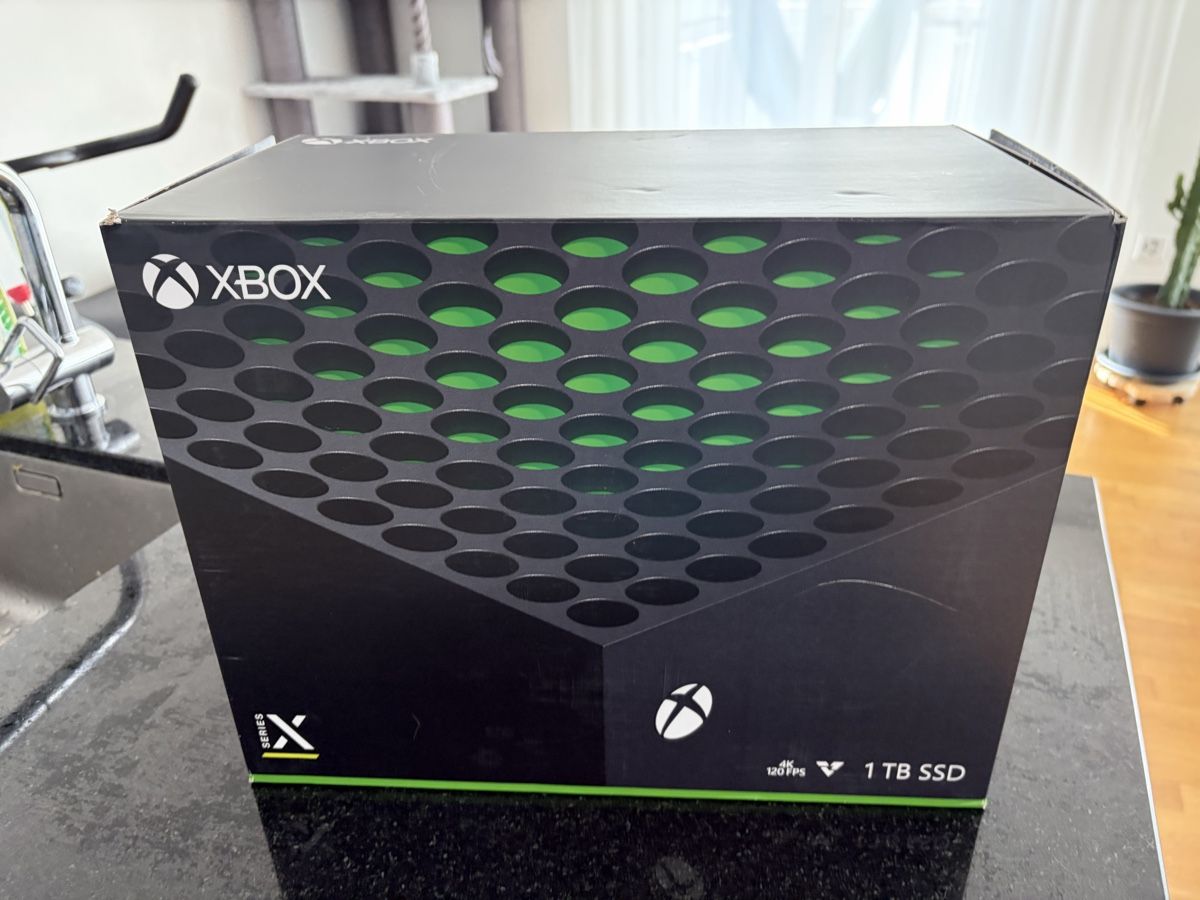 Microsoft Console: Xbox Series X 1TB SSD – Nuovo (secondo la descrizione) da Herzogenbuchsee venduto da fab_y5n7 3