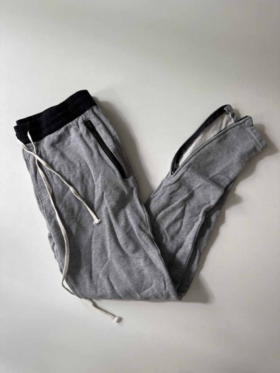 Fear of God Pantaloni: Fear Of God essential Jogger – Usato da Zürich venduto da leo_nl6s