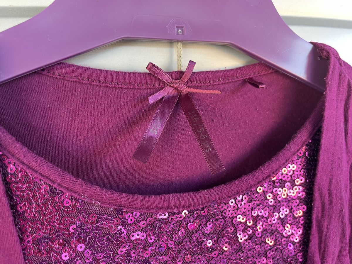 Blouses, T-shirts & Tops: T-shirt taille 5-6 an – D'occasion à Biel/Bienne par David_2012 1