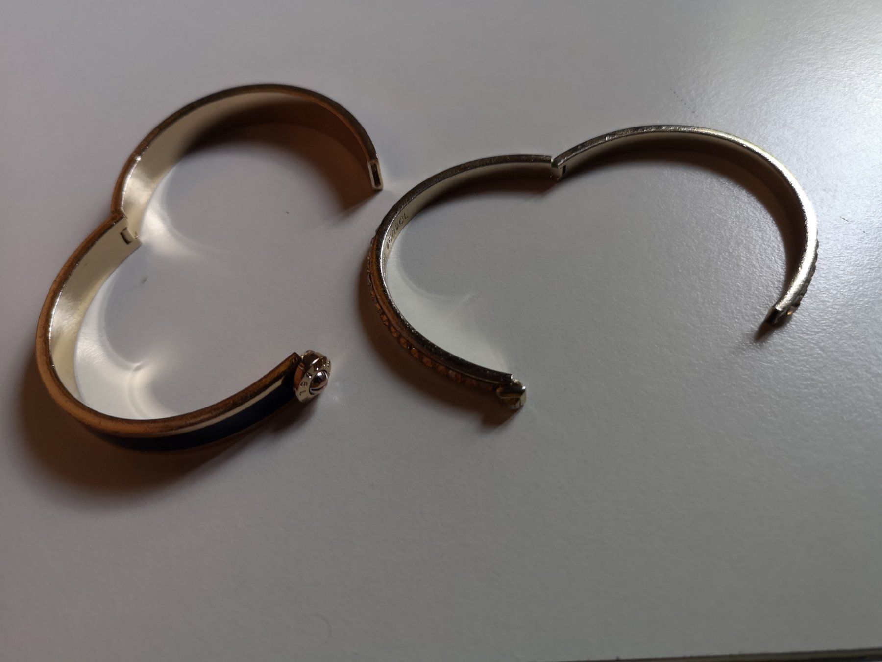Bracciali & Braccialetti: 2 Henri Bendel Armbänder – Usato da Schaffhausen venduto da Leveron13 7