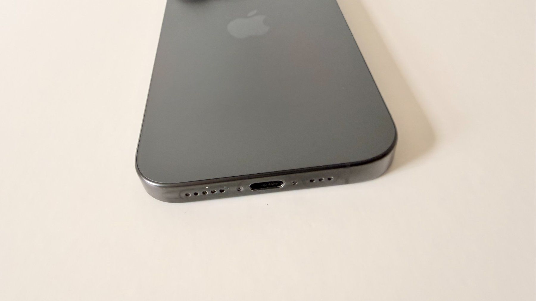 Apple Telefoni cellulari / Smartphones: iPhone 16 Pro, Black Titanium, 128GB / fast Neuzustand – Usato da Walenstadt venduto da kan_7ply 4