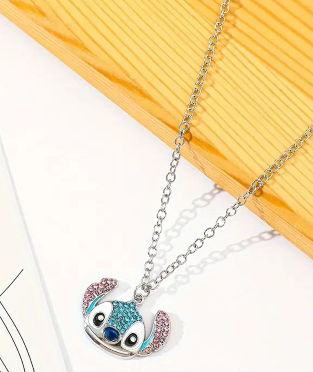 Catenine: Halskette mit Stitch Anhänger, Modeschmuck – Nuovo e nell'imballaggio originale da Neuhausen am Rheinfall venduto da lau_ns9q