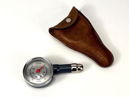 Reifendruckprüfer MOTOMETER W-Germany mit Lederetui