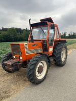 Un tracteur Fiat 680 DT