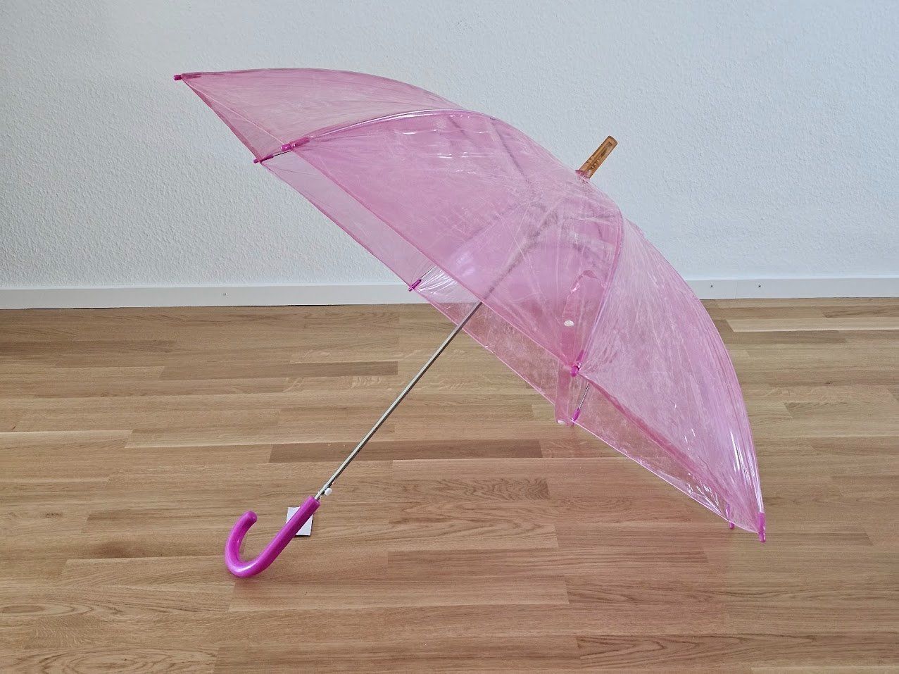 Regenschirme: Durchsichtige Regenschirme farbig Kunstoffgr. – Gebraucht aus Baden von rob_grh6
