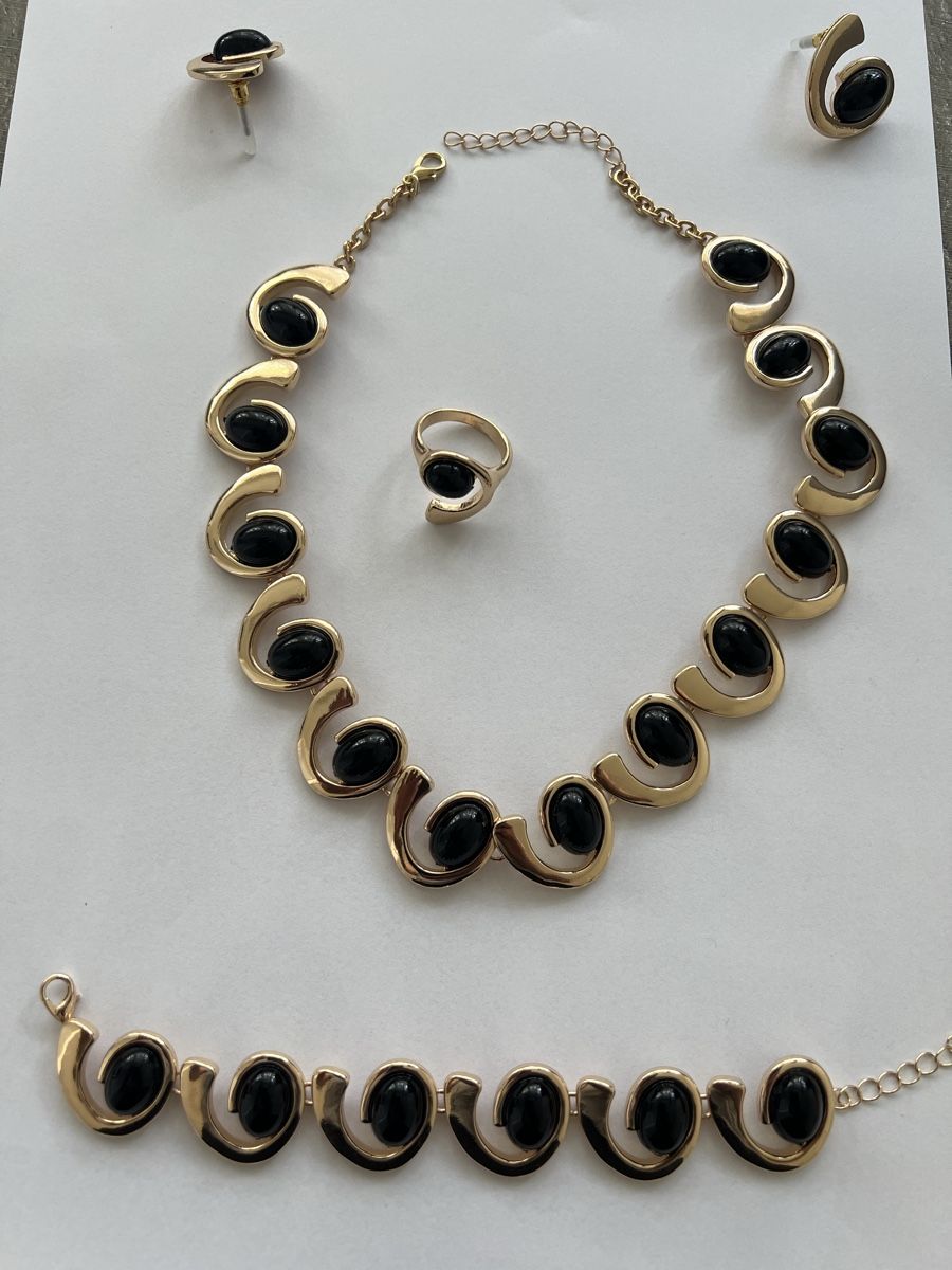 Altri gioielli: Ensemble bijoux doré et onyx - Chic et élégant ! – Usato da Biel/Bienne venduto da DEGRIFE 1