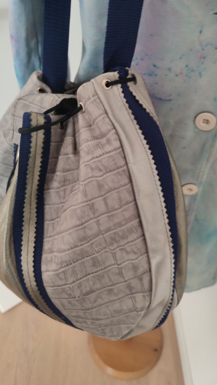 Borse da donna: Silber Leder Tasche. :) – Nuovo (secondo la descrizione) da Bellikon venduto da MellonCollieMitTwint 5