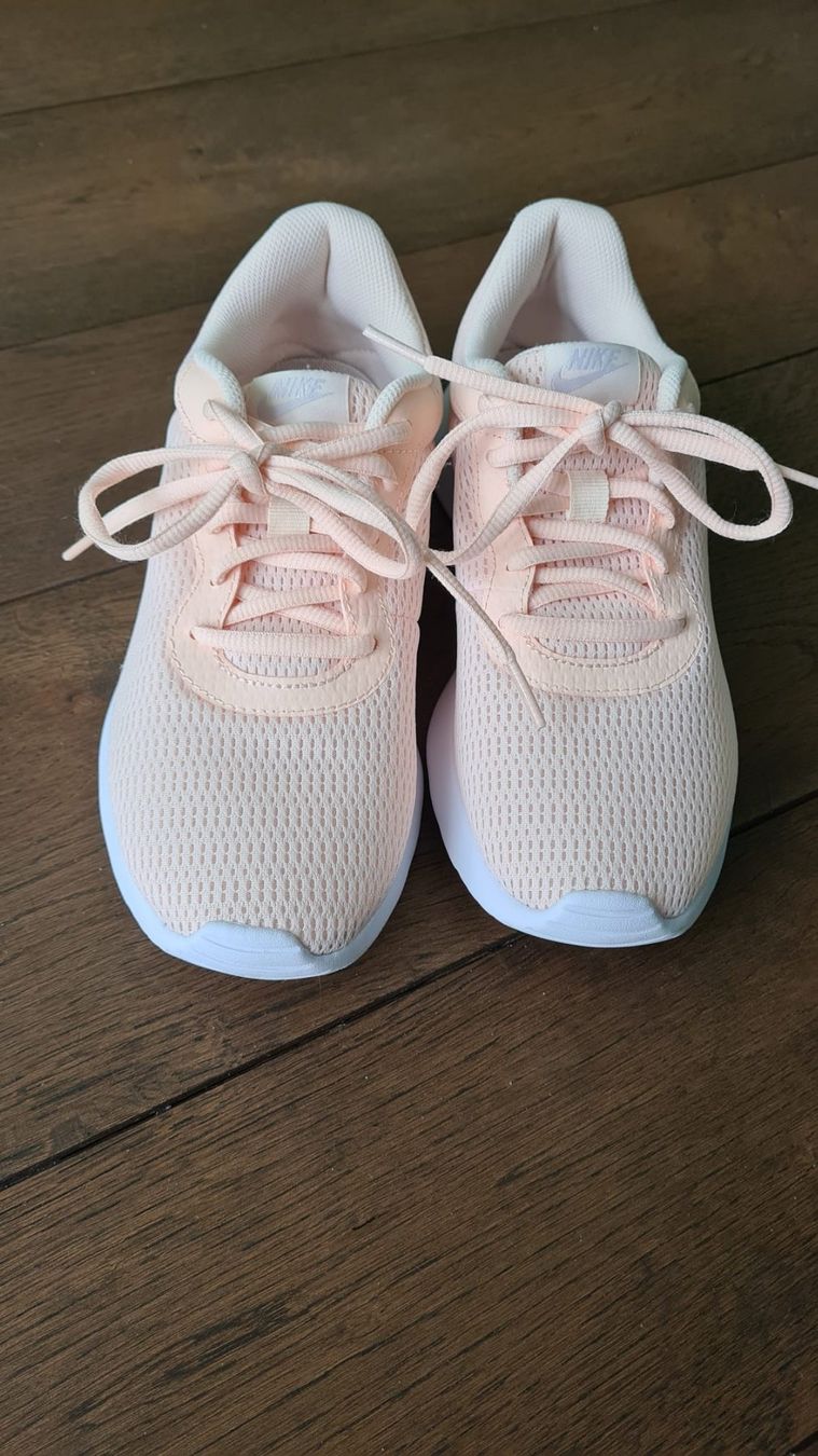 Nike Scarpe da donna: NIKE AIRMAX SNEAKERS NUDE /NP CHF 169.- – Nuovo (secondo la descrizione) da Eschenbach SG venduto da Lady020