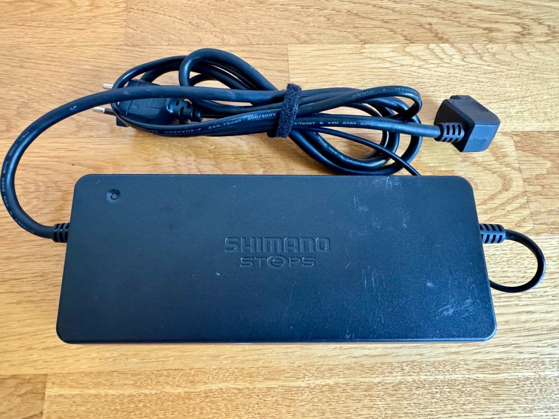 Shimano Ladegeräte: Shimano Chargeur eBike EC-E6000 – Gebraucht aus St-Sulpice VD von Onemix