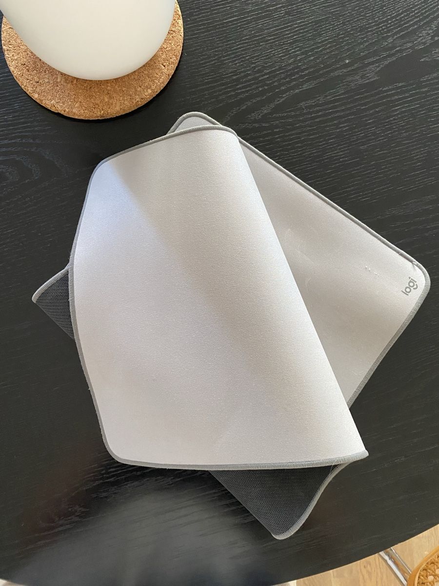 Logitech Tappetini per mouse: Logitech Desk Mat Studio Wide – Usato da Langenthal venduto da vik_v5ml 1