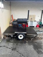 Anhänger /mit Smoker Grill zum fertig bauen.