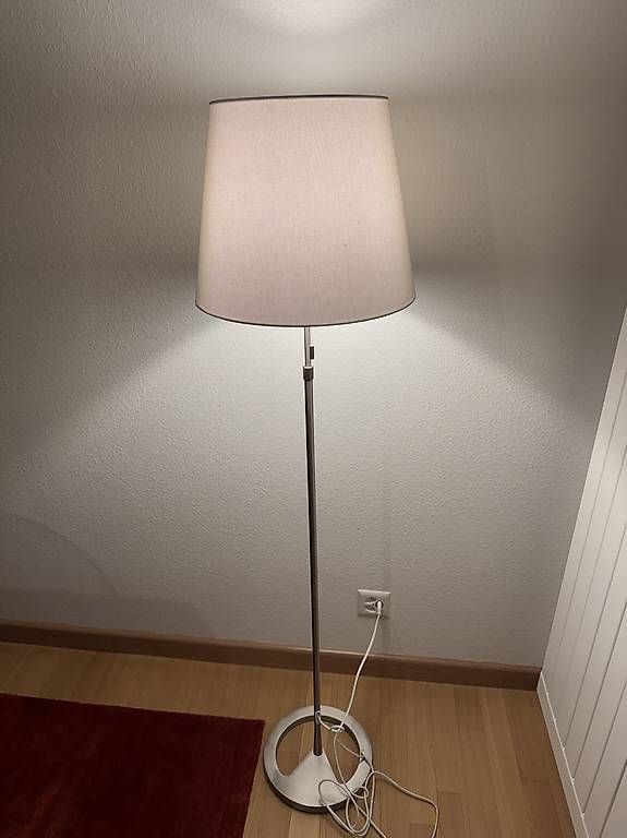 Lampade: Modern Floor Lamp Mod Nyfors IKEA  – Usato da Basel venduto da cle_f872