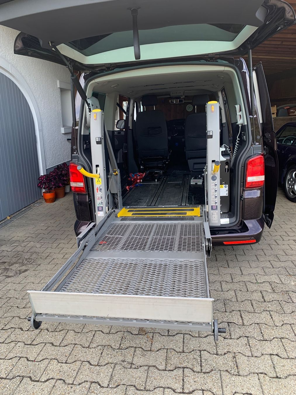 VW Veicoli commerciali: Minibus VW T5 Multi.D 4M. BMT 4x4 – Usato da Bassecourt venduto da R.Tinguely 6