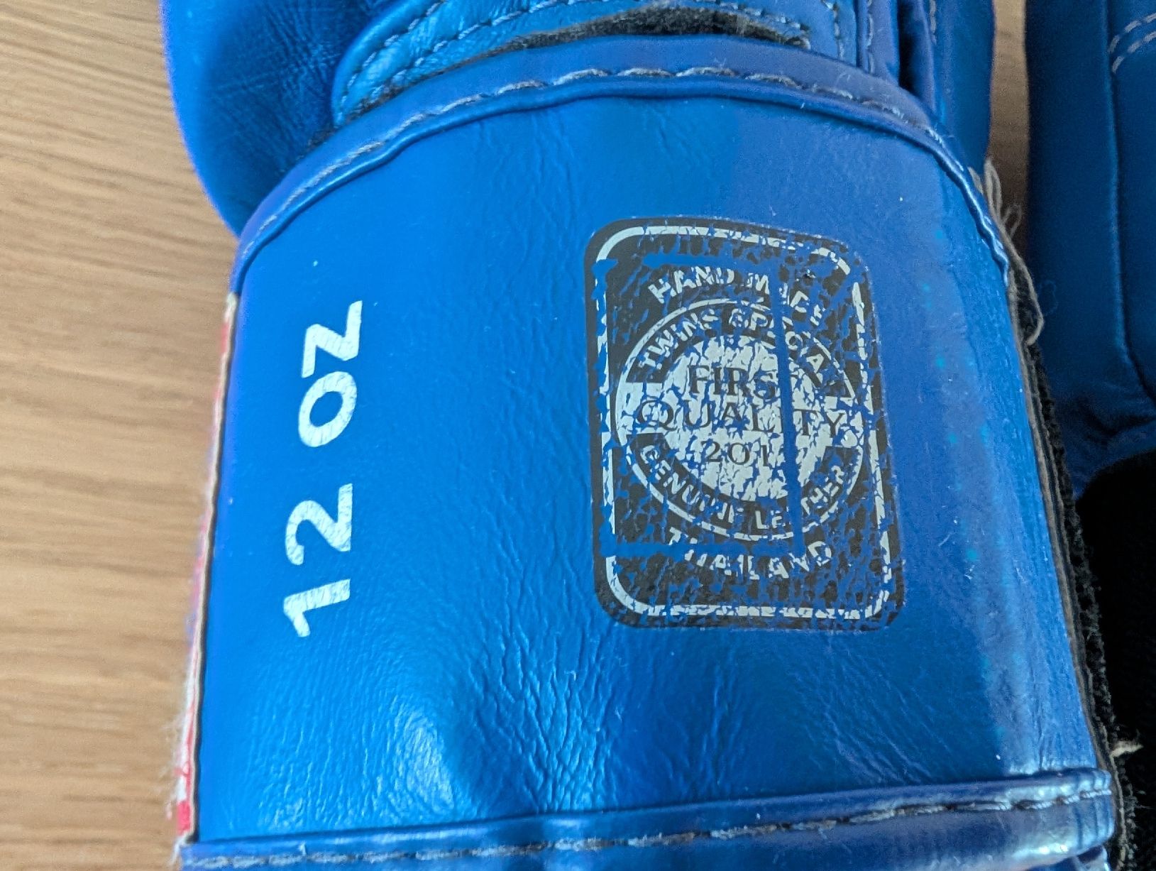 Guanti & manicotti: Boxhandschuhe Twins 12 oz. – Usato da Winterthur venduto da mrcsrs 2