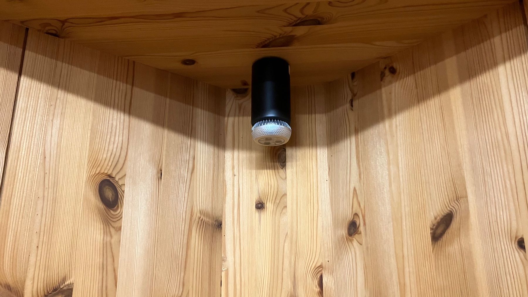 Vitrinen: Eck Vitrine Möbel – Gebraucht aus Winterthur von Lichtsignal01 3