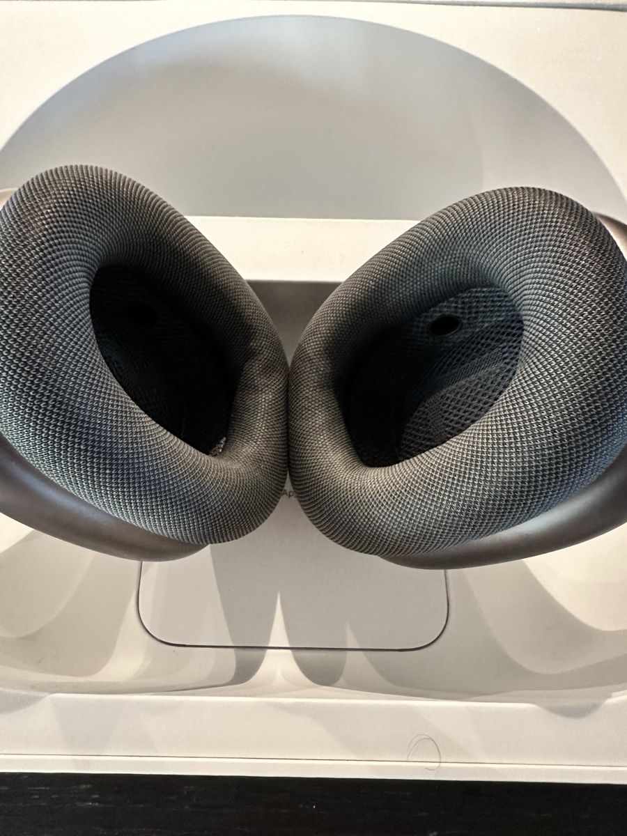 Apple Kopfhörer: Apple AirPods Max - Space Grau inkl. Woolnut Etui – Gebraucht aus Luzern von ale001 8