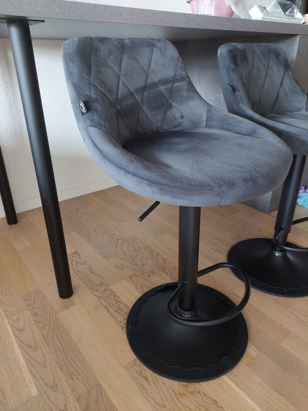 Sedie: Baarhocker/Stühle (2x) – Usato da Meisterschwanden venduto da L_secondhand1 1