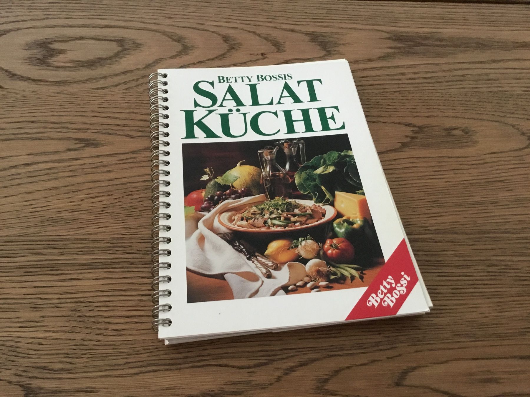 Livres: Salatküche Kochbuch – D'occasion à Würenlos par sweety5436