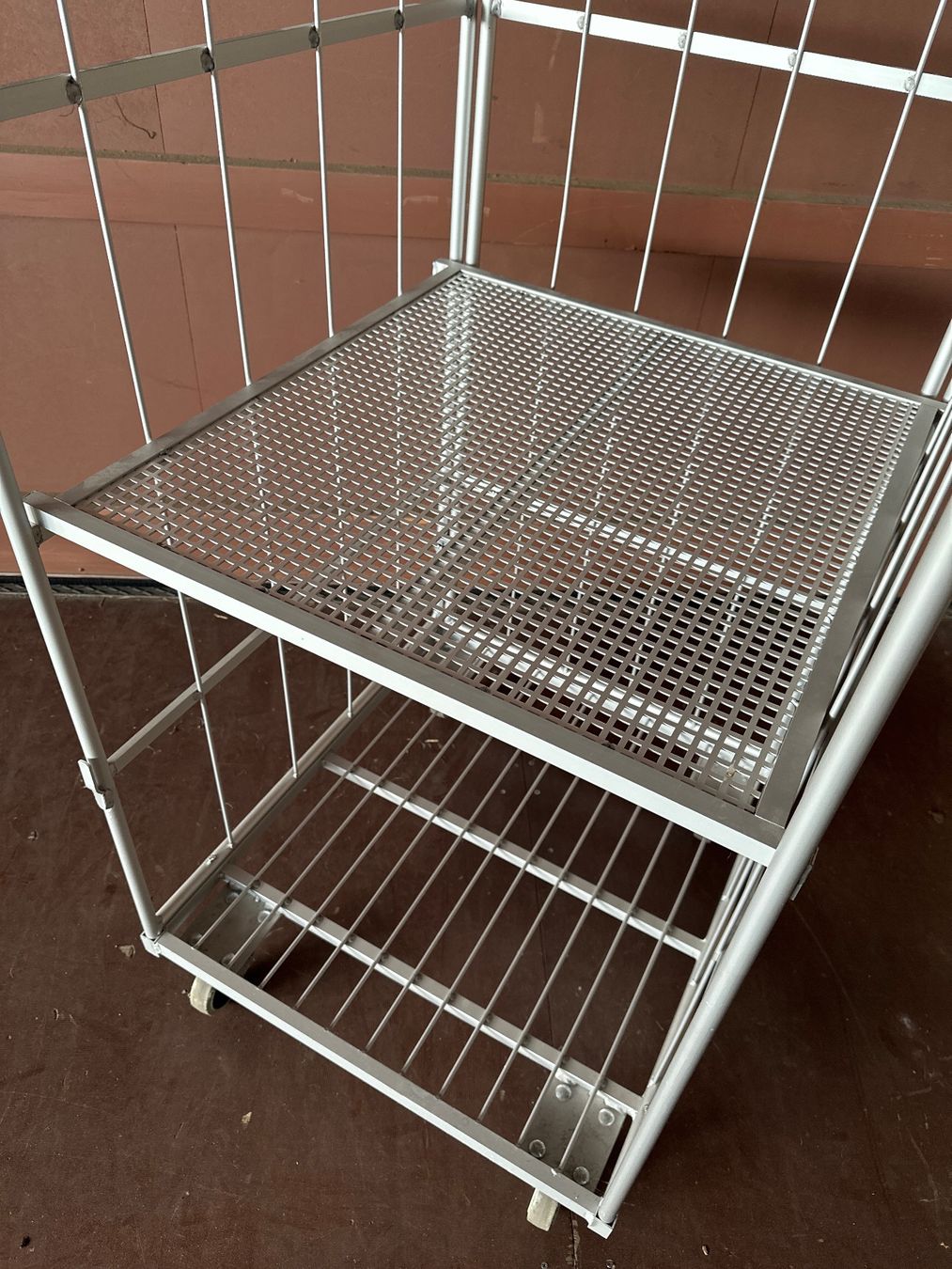 Valigie & Borse: Leichter wendiger Aluminium Rollwagen mit Elastikrollen – Nuovo (secondo la descrizione) da Egolzwil venduto da Arcawa 1