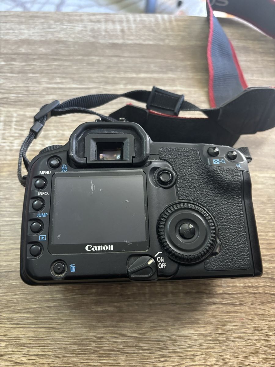 Canon Fotocamera: Canon EOS 30D DSLR + EF-S 18-55mm Objektiv – Usato da Plasselb venduto da fte_2kvr 1