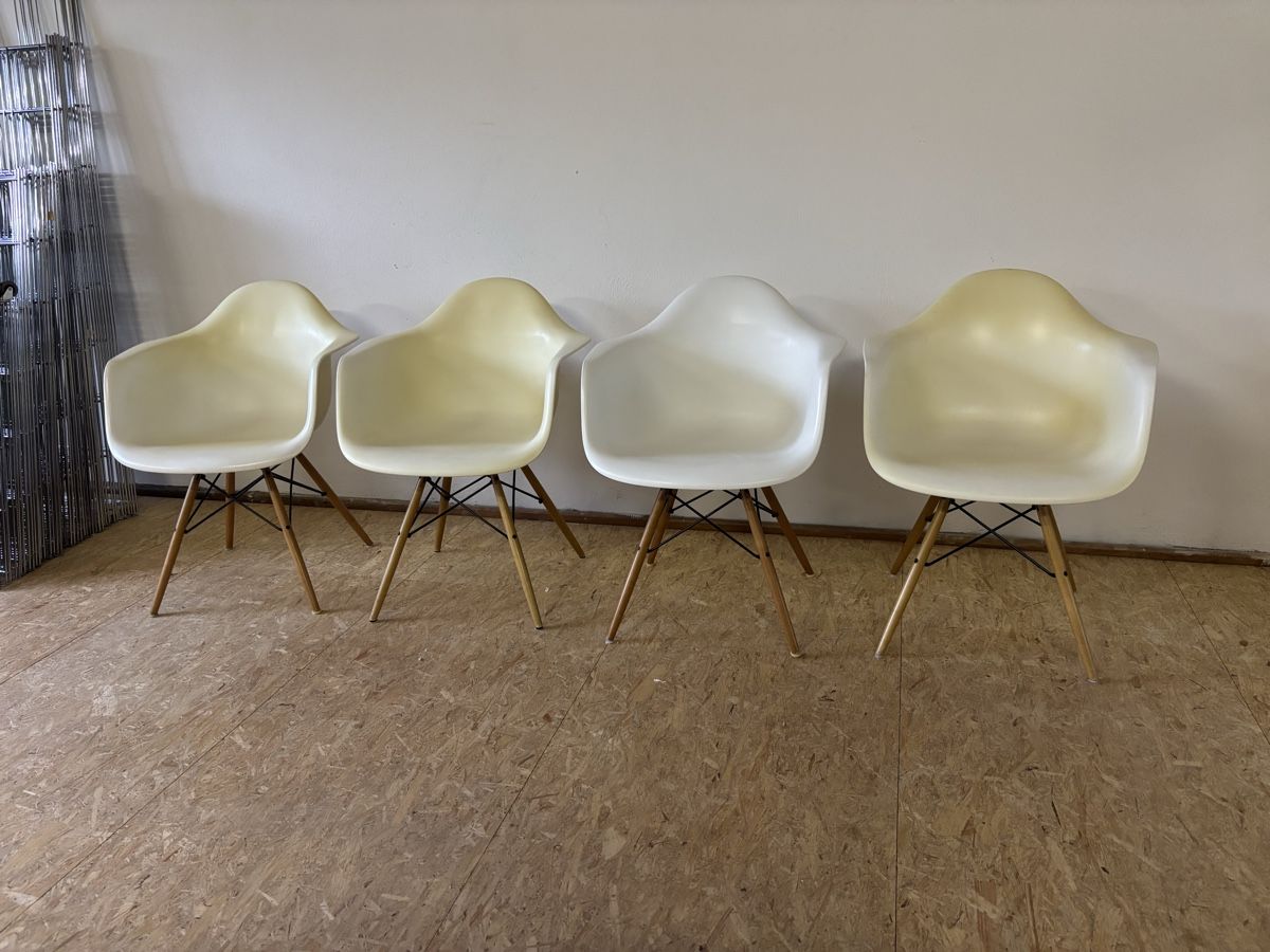 Eames Sedie: 1-4 Vitra Eames DAW Armchair Charles & Ray Eames Original – Usato da Luzern venduto da pengmarket_gmbh 3