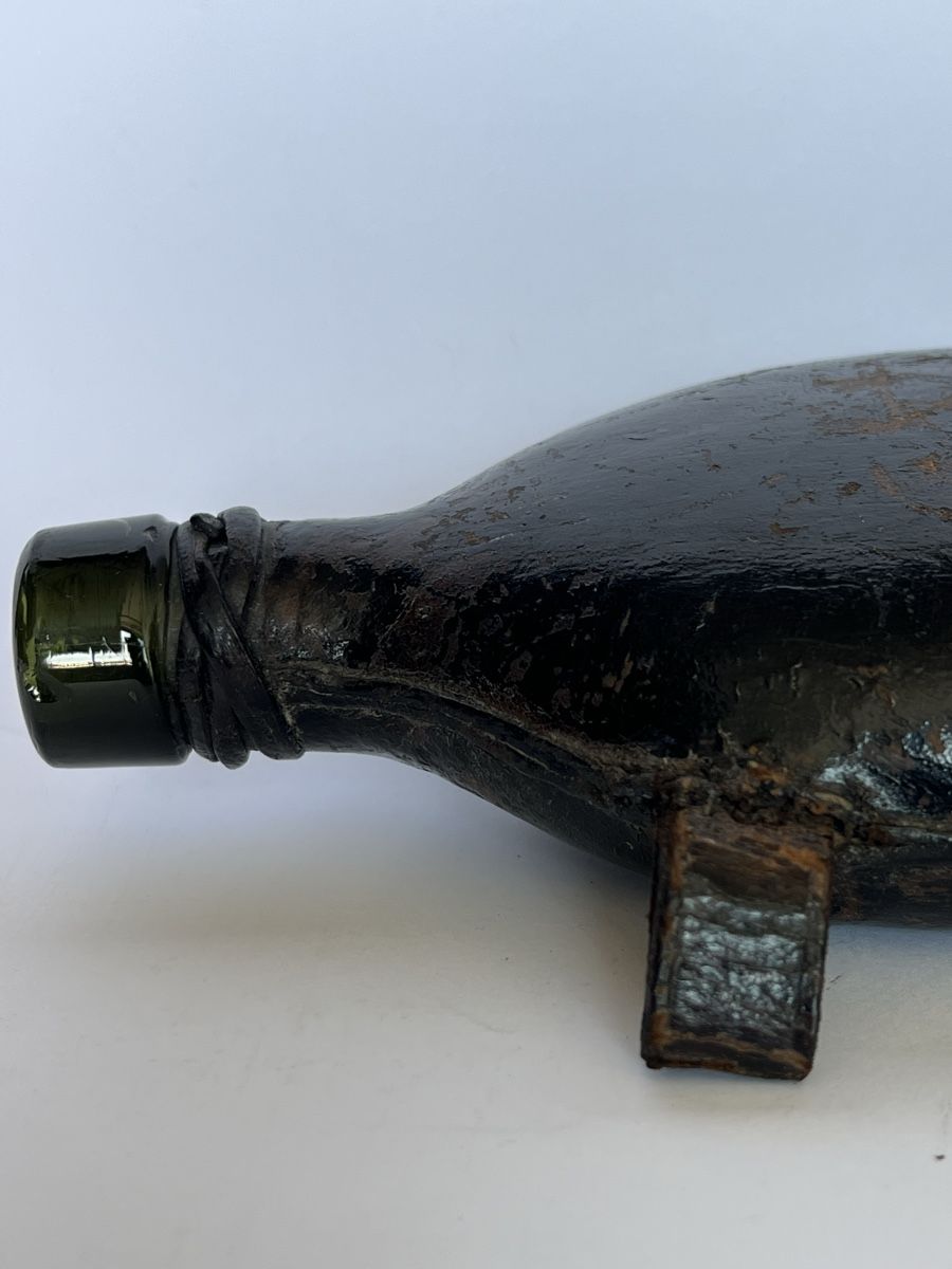 Flaschen: Antike Schweizer Feldflasche ca. 1880 Militaria Leder Glas – Gebraucht aus Oberhofen Thun'see von SwissTreasure 1